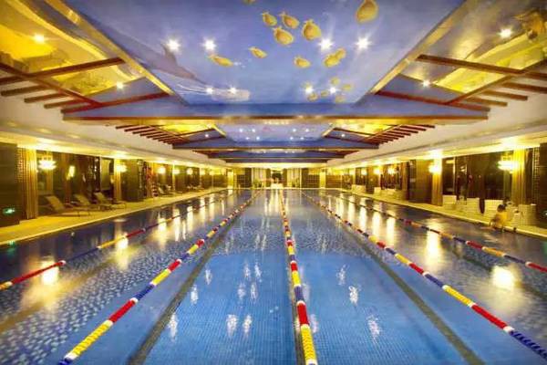 探访成都：体验地道老人养生休闲茶文化(成都老年人喝茶的地方)